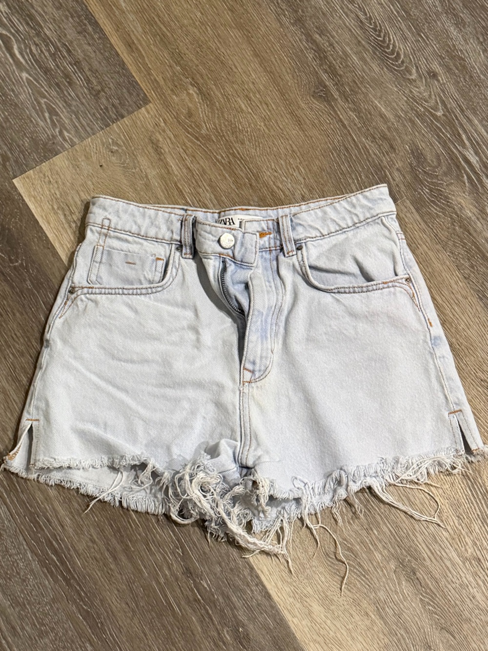 Zara Light Blue Distressed Denim Cutoff Shorts sz 4